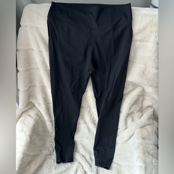 ZYIA scrunchie bum black leggings (7/8 length, 24in inseam, size 12) - Picture 2 of 6